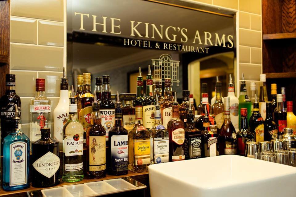 The Kings Arms Hotel Бистер Экстерьер фото